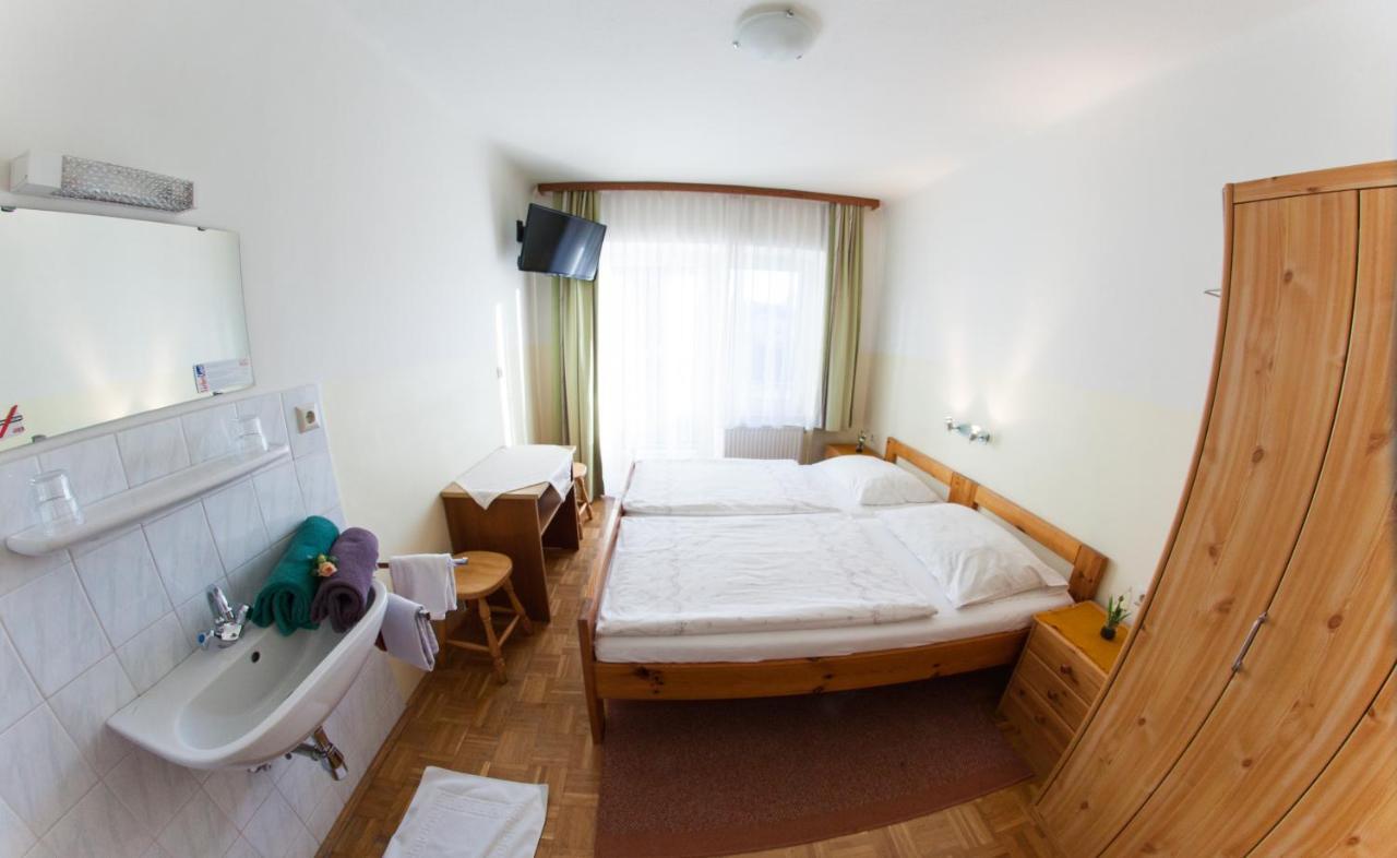 Fruehstueckspension Koelich Klagenfurt am Woerthersee ภายนอก รูปภาพ